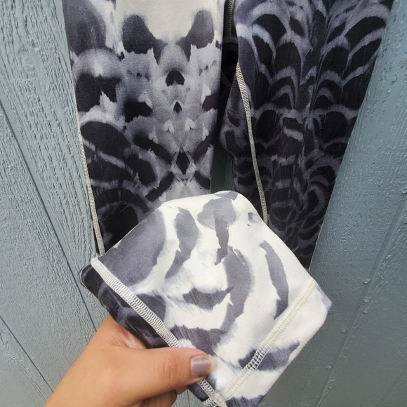 Lululemon Wunder Under Pretty Plume SE Dance Yoga Pilates Athletic Size 6 - Picture 6 of 12